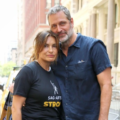 Amaya Josephine Hermann's parents, Mariska Hargitay and Peter Hermann, together in each other's arms.